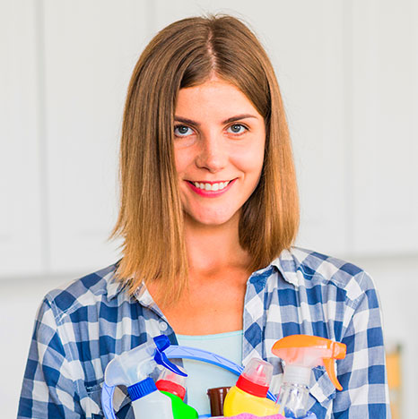 Joker-Clean Reinigungsteam bei der Arbeit im Innenbereich eines Firmengebäudes